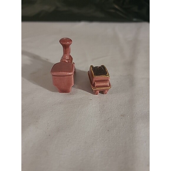 Vintage Arcadia Miniature Train & Coal Car Salt and Pepper Shakers - Picture 4 of 6